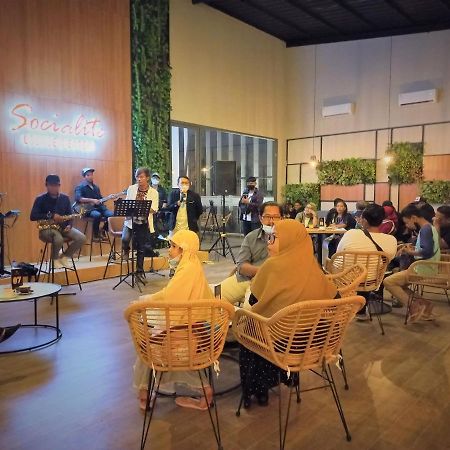 Front One King Hotel Tuban Tuban  ภายนอก รูปภาพ