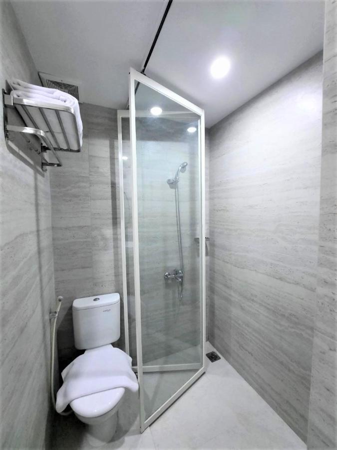 Front One King Hotel Tuban Tuban  ภายนอก รูปภาพ
