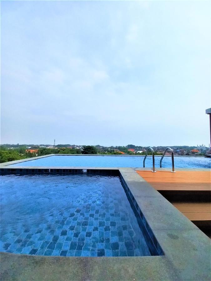 Front One King Hotel Tuban Tuban  ภายนอก รูปภาพ
