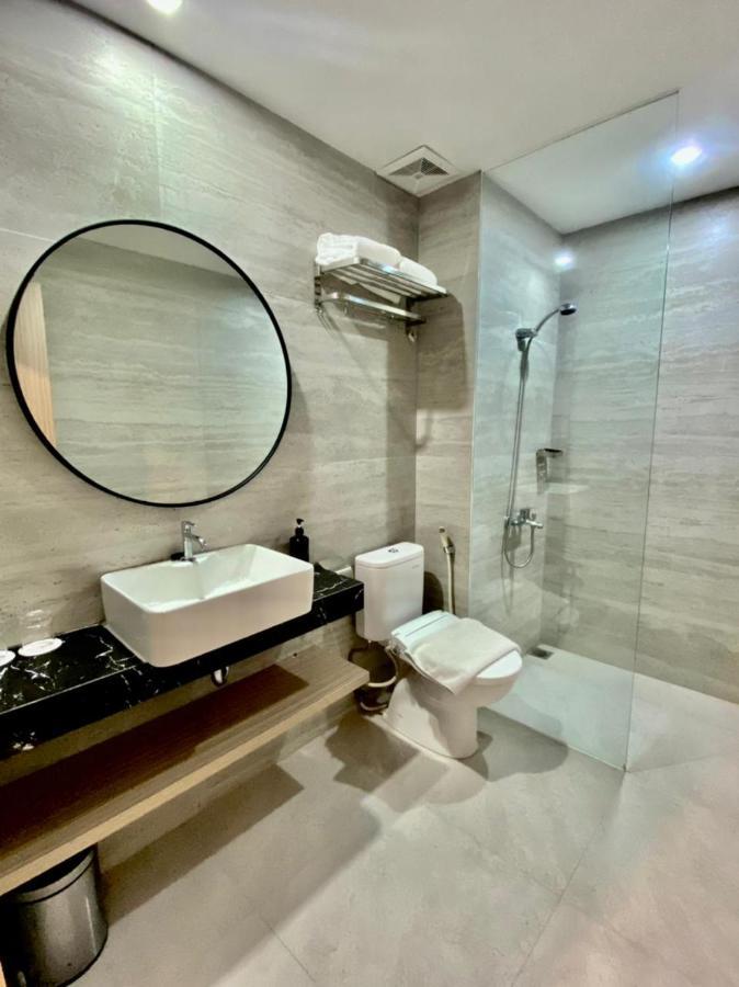Front One King Hotel Tuban Tuban  ภายนอก รูปภาพ
