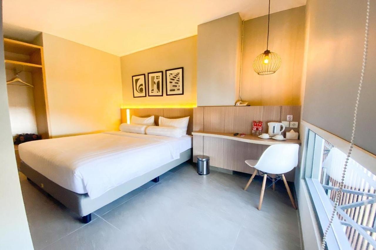 Front One King Hotel Tuban Tuban  ภายนอก รูปภาพ