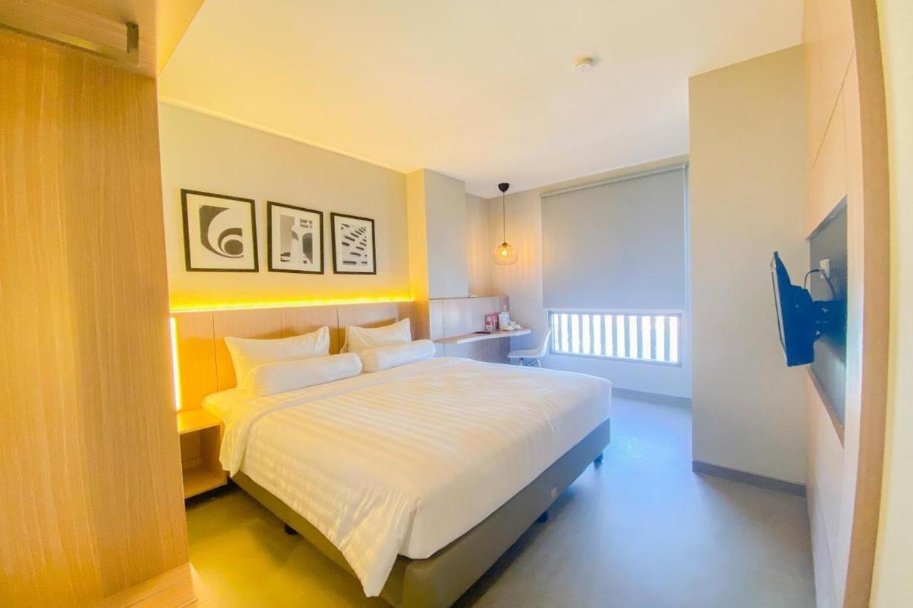 Front One King Hotel Tuban Tuban  ภายนอก รูปภาพ
